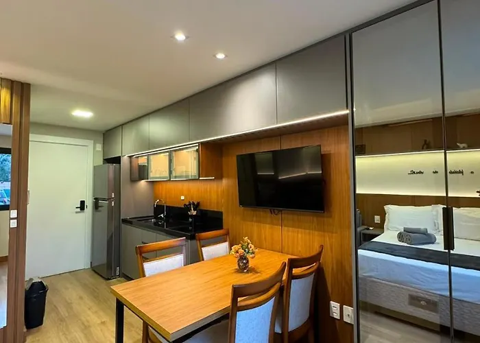 Apartamento Finamente Decorado Na Carlos Gomes *